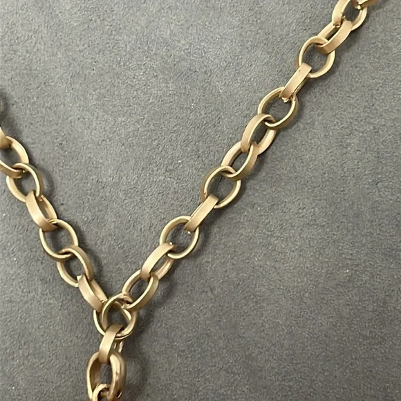 Gold Tone Necklace - Picture 4 of 5